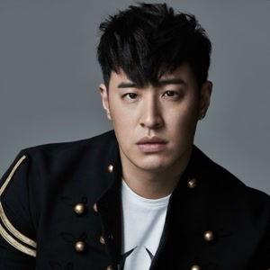 潘玮柏简历个人资料,音乐梦想的舞者，从街头到舞台的蜕变之路